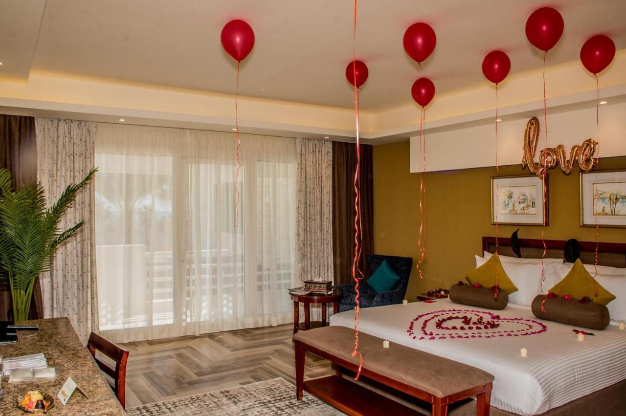 Pickalbatros Golf Beach Resort Sharm El Sheikk Exterior foto A room at the hotel