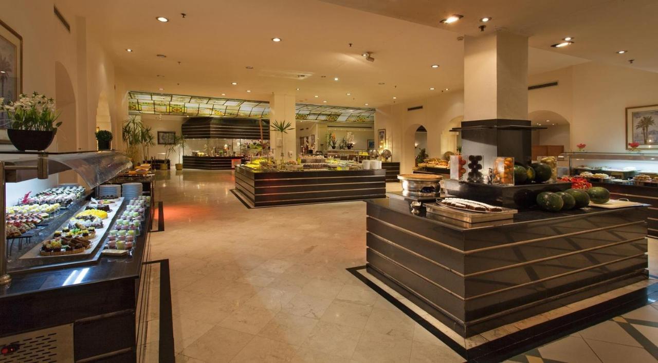 Pickalbatros Golf Beach Resort Sharm El Sheikk Exterior foto The buffet at the Grand Hyatt Hotel, Amman, Jordan