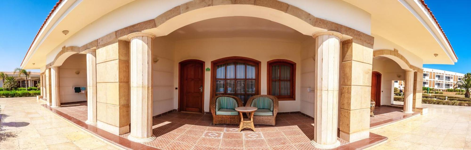 Pickalbatros Golf Beach Resort Sharm El Sheikk Exterior foto A typical hotel room in the resort