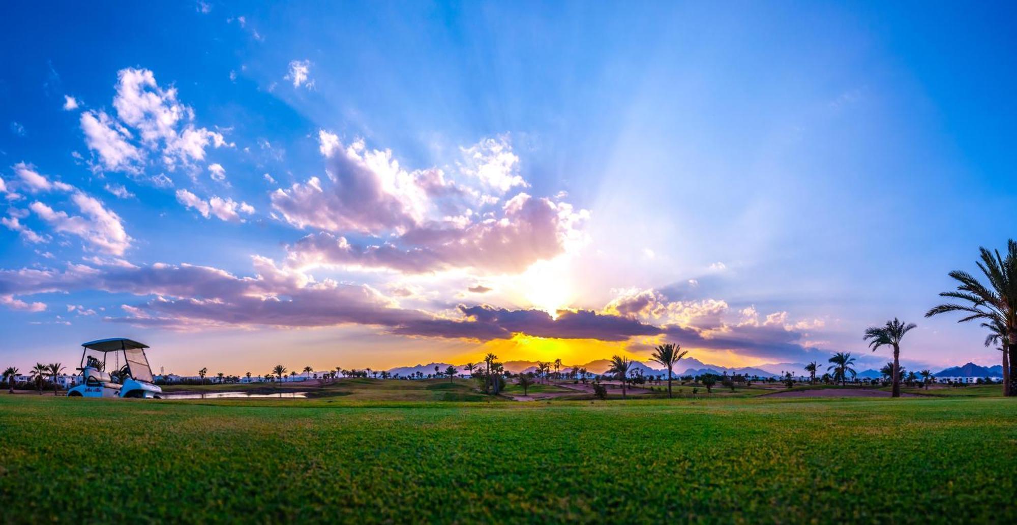 Pickalbatros Golf Beach Resort Sharm El Sheikk Exterior foto Sunset in the desert